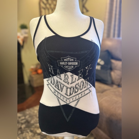 HARLEY-DAVIDSON black and white tank top with Angel wing design on back! - Picture 1 of 4